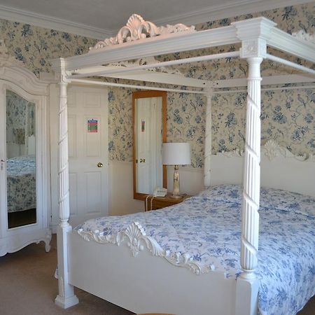 Cranleigh Hotel Рейґет Екстер'єр фото